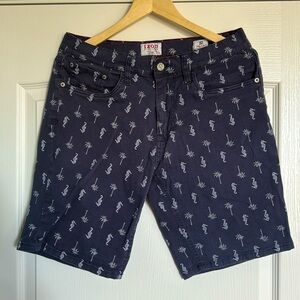 Men Izod Palm Tree and Seahorse Shorts Size 32